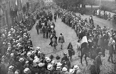 98221 Afbeelding van de historisch-allegorische optocht ter gelegenheid van het 25-jarig regeringsjubileum van H.M. ...